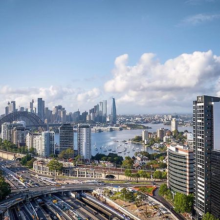 Meriton Suites North Sydney Exterior photo View of the CBD from the west